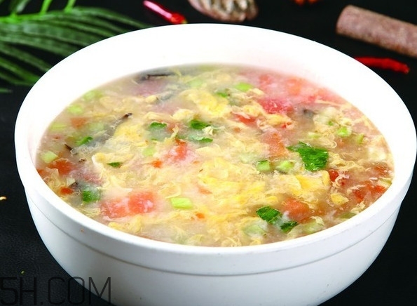 疙瘩湯是用什么面粉做的？疙瘩湯加入面粉的水是熱水還是冷水
