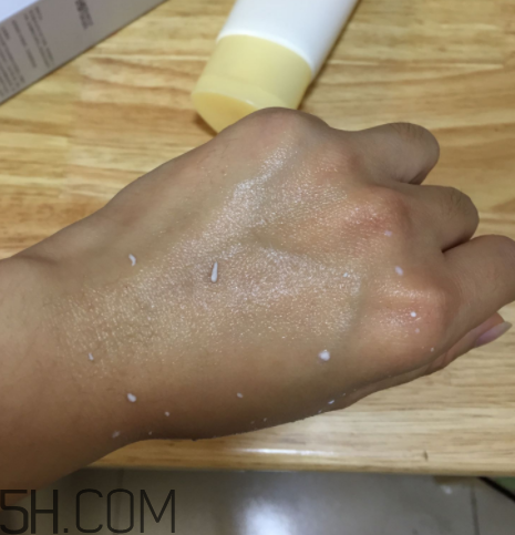 一葉子去角質素怎么樣？一葉子去角質素怎么用？
