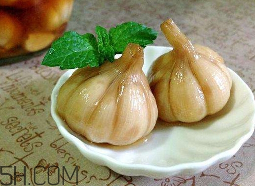 腌糖蒜用什么醋好？腌糖蒜必須用新蒜嗎
