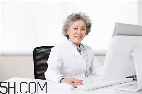 骨折用紅外線烤燈嗎？骨折做什么手術(shù)？