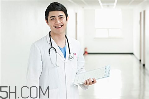 骨折做牽引疼嗎？骨折做牽引怎么回事？