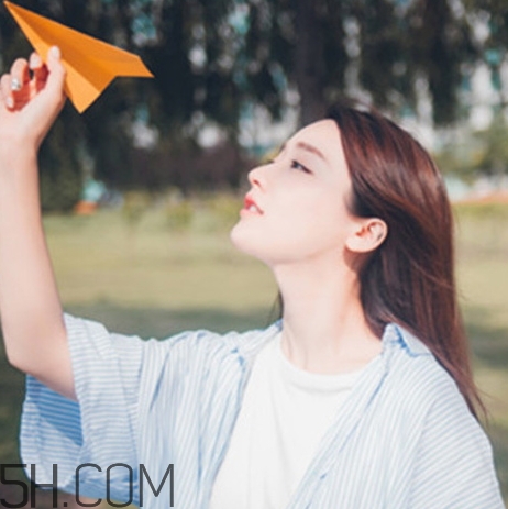女人說失眠暗示什么？女生說失眠怎么回答