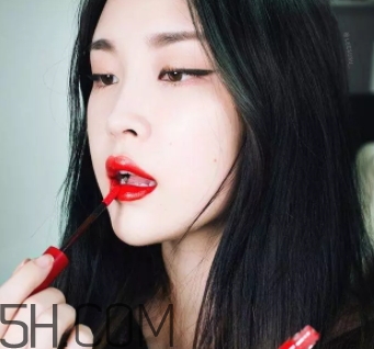 阿瑪尼408多少錢？阿瑪尼限量簽名紅管408專柜價格