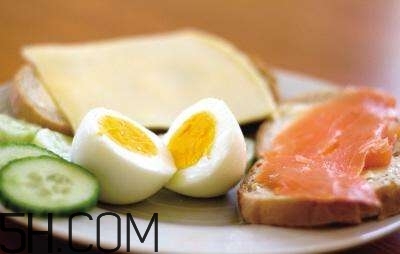 人為什么會掉發(fā)？怎么防止掉發(fā)？