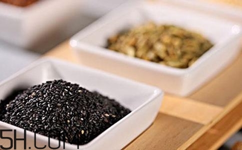 人為什么會掉發(fā)？怎么防止掉發(fā)？