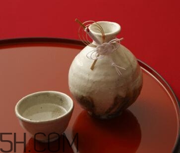 什么時候喝藥酒比較好？喝藥酒有什么禁忌？