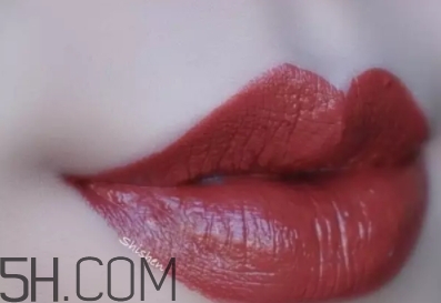 nars mona口紅顯白嗎？nars mona適合黃皮嗎？