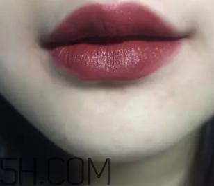 nars leslie張國榮色是什么顏色？nars leslie口紅試色