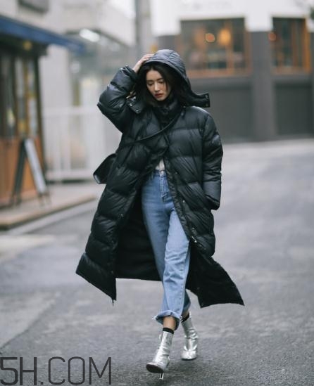 黑色棉襖配什么褲子？黑色棉服搭配褲子圖片