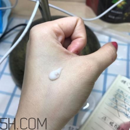 春紀新彈力嬌嫩菁華乳好用嗎？春紀新彈力嬌嫩菁華乳評測