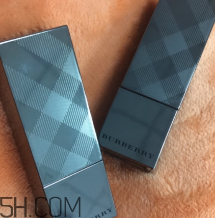 burberry口紅97和93哪個(gè)好看？burberry巴寶莉97和93對(duì)比