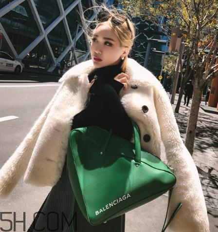 皮草粘了糖怎么處理？皮草粘了膠怎么清洗？