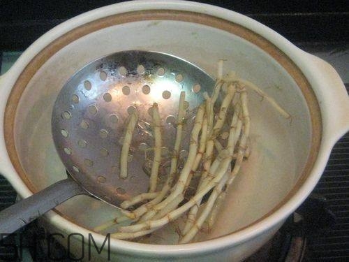 愛長痘吃什么食物好？愛長痘的食物禁忌有哪些？