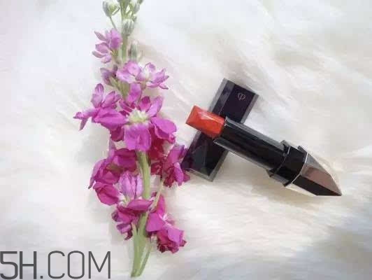 涂口紅前用bb打底可以嗎？最近比較火的口紅品牌有哪些？