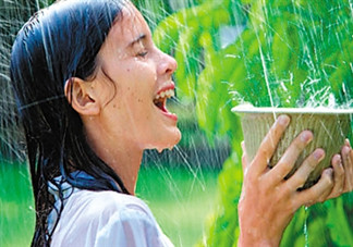 淋雨后要洗澡嗎？淋雨后不洗澡會怎么樣？