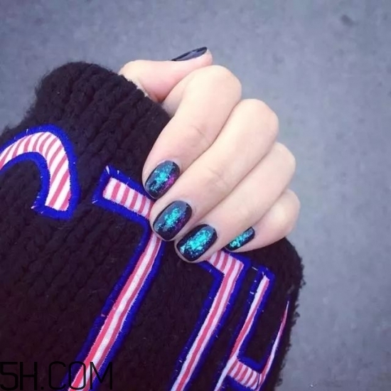 美甲涂什么顏色好看？2018冬天最美的韓式美甲