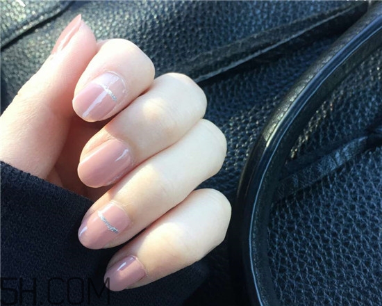 手指粗適合做什么美甲？美甲簡單大方新款圖片