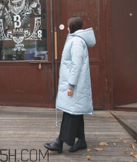 藍色棉襖配什么褲子？藍色棉服搭配褲子圖片