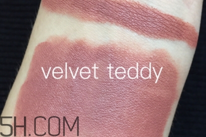 mac velvet teddy質(zhì)地干嗎？mac velvet teddy適合黃皮嗎
