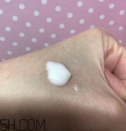 春紀(jì)咖啡醒膚緊致乳好用嗎？春紀(jì)咖啡醒膚緊致乳評測