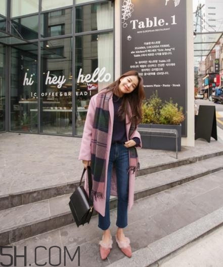 冬天穿牛仔褲配什么鞋子？冬天牛仔褲搭配鞋子圖片