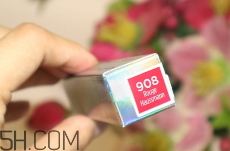 歐萊雅908是什么顏色？歐萊雅釉光唇膏固體唇釉908試色