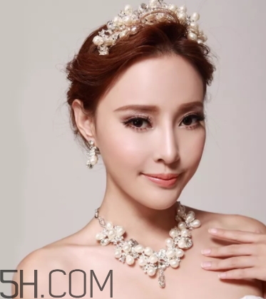 2018流行什么婚紗？2018婚紗款式圖片
