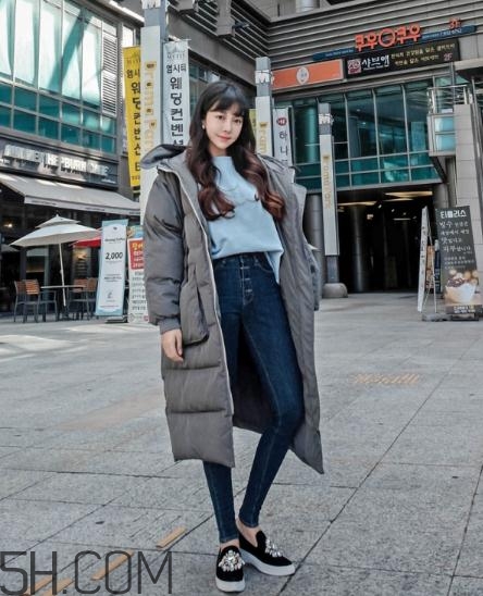 棉襖配牛仔褲好看嗎？棉服搭配牛仔褲圖片