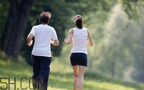 經(jīng)常慢跑的好處有哪些？慢跑減肥的正確方法是什么？