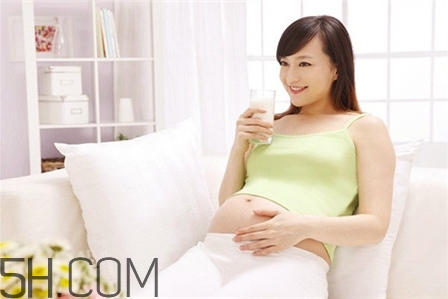 成人為什么也要喝奶粉？成人喝奶粉的好處有哪些？