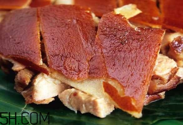脆皮烤豬用什么設(shè)備好？中國(guó)最出名的脆皮烤豬在哪里？
