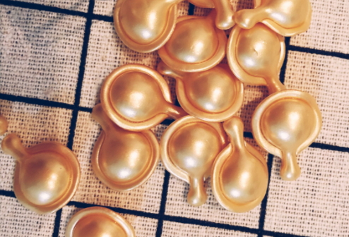 雅頓金膠怎么打開？雅頓金膠膠囊怎么扭開？
