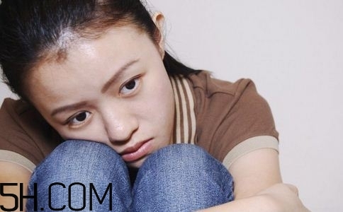 焦慮癥為什么要剃頭發(fā)？頭發(fā)對焦慮癥的影響有多少？