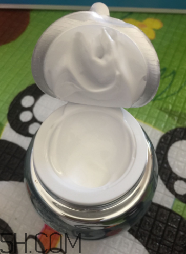 歐詩(shī)漫珍珠水光素顏霜含激素嗎？歐詩(shī)漫珍珠素顏霜刺激嗎
