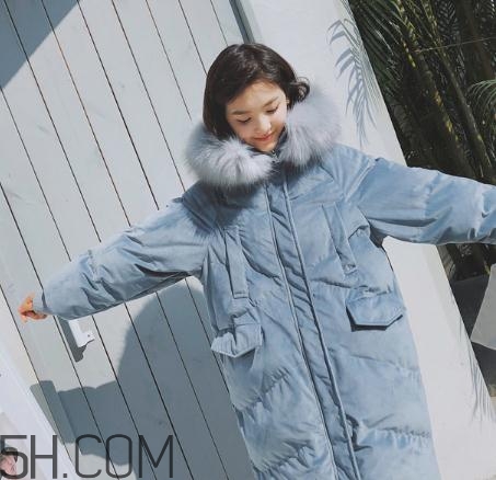 羽絨服面料錦綸和聚酯纖維哪個好？羽絨服軟的好還是硬的好？
