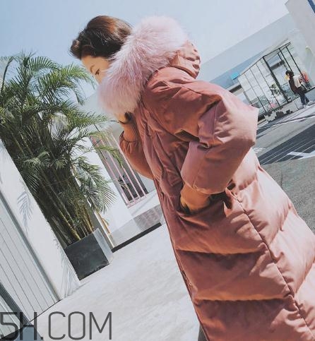 白鴨絨羽絨服多少錢(qián)？白鴨絨羽絨服600多貴嗎？