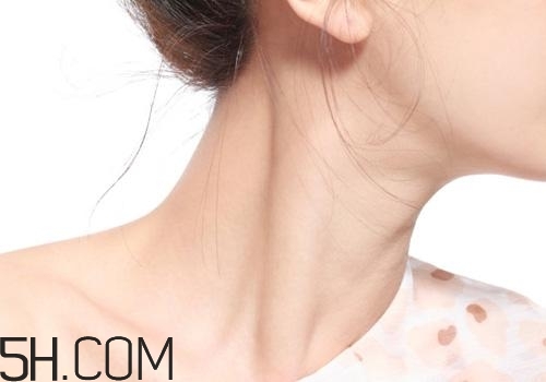 食道癌由什么原因引起的？食道癌晚期有什么癥狀？