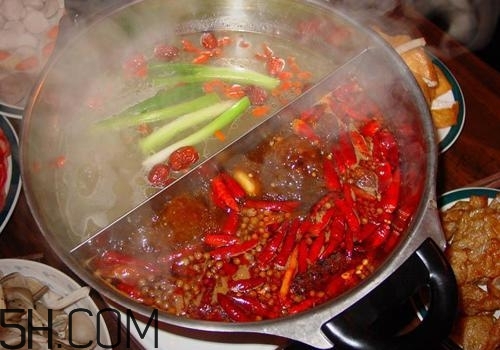 喉嚨有異物是食道癌嗎？如何預防食道癌？