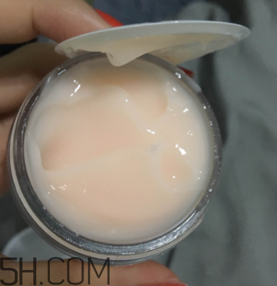 倩碧水磁場(chǎng)面霜每次用多??？每次用多少毫升？