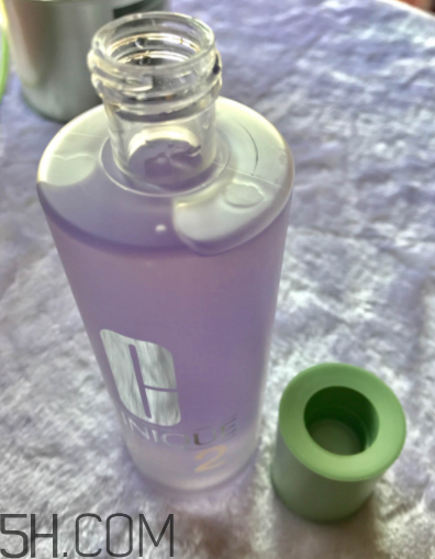 倩碧爽膚水哪個(gè)不含酒精？哪個(gè)適合敏感皮？