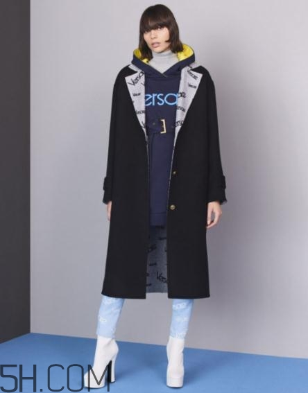 versace2018早秋服裝系列好看嗎_有哪些款式？