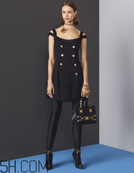 versace2018早秋服裝系列好看嗎_有哪些款式？
