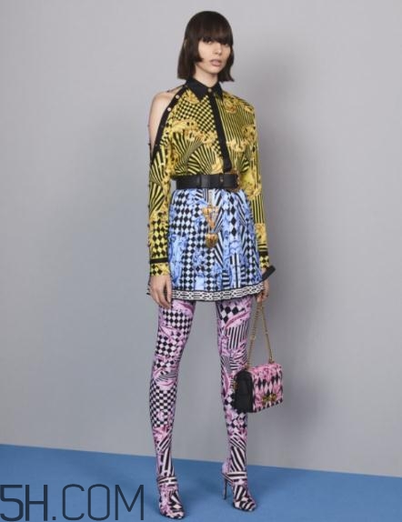 versace2018早秋服裝系列好看嗎_有哪些款式？