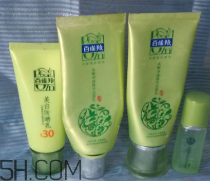 百雀羚泡沫潔面乳洗后緊繃嗎？適合干皮嗎？