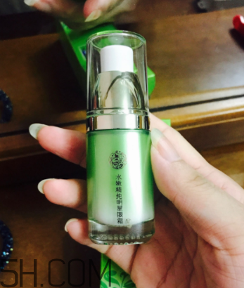 百雀羚明星眼霜什么功效？適合秋冬用嗎？