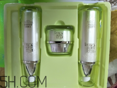 百雀羚至臻皙白組合套裝包含哪些？什么功效？