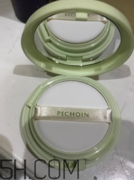 百雀羚氣墊BB霜浮粉嗎？適合干皮嗎？