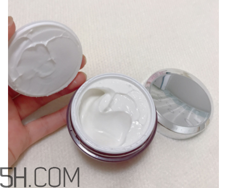 olay大紅瓶面霜適合白天用嗎？能見光嗎？