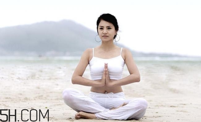 女性乳房脹痛乳頭瘙癢的原因有哪些？女性如何進(jìn)行乳房保??？