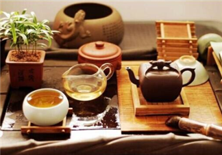 喝茶對(duì)牙齒好嗎？喝茶牙齒會(huì)變黃嗎？